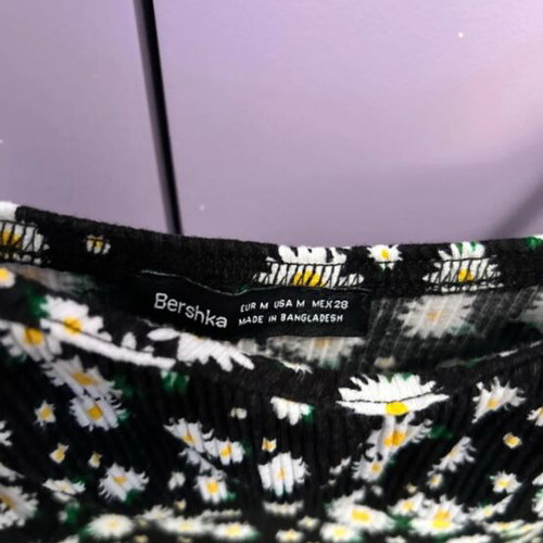 Bershka black dress with flowers like new, size M