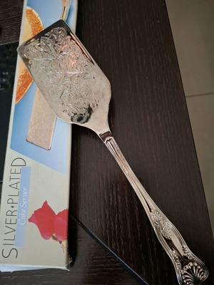 Silver Plated Cake Server with Authentic Vintage Design