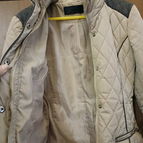 Beige autumn jacket like new with black details