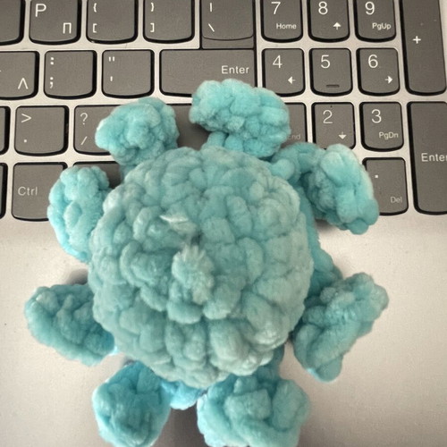 Plushie octopus hand-knitted