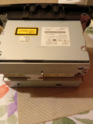 CD player Toyota RAV 4 like new with console and two plugs