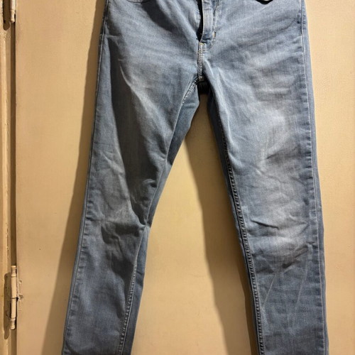 Levi's jeans 710 size 29 like new, medium-low rise, blue