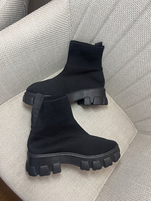 Sock-style women's boots platform size 37 like new, black