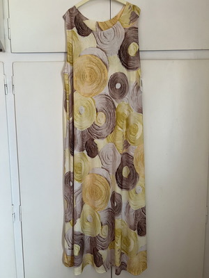 Summer dress new, sleeveless, long, yellow and brown