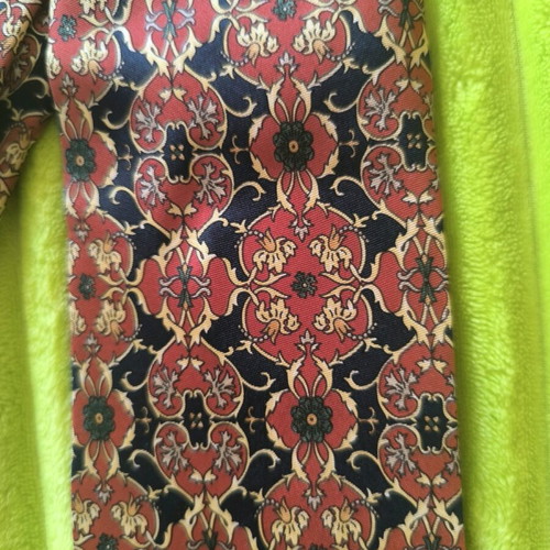 Men's Italian silk tie like new