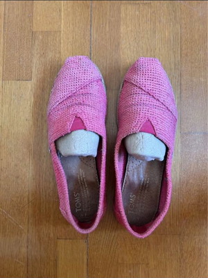 Toms women's fuchsia shoes used size 37.5