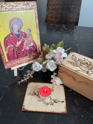 Σετ ξύλινων διακοσμητικών καινούργιο με εικόνα, κουτί, ρεσω και μπουκέτο