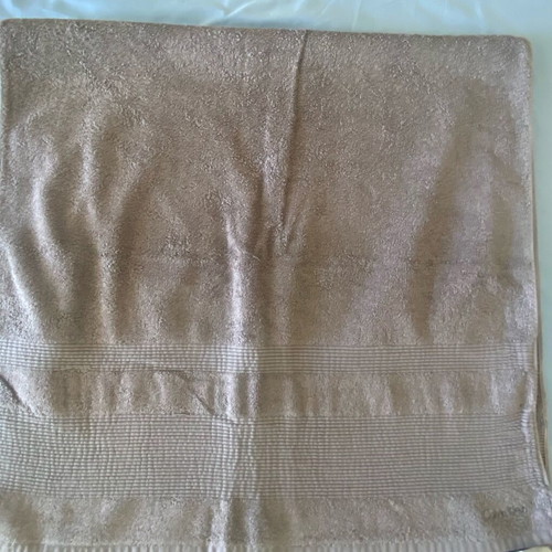 Calvin Klein towel like new, size 70x1.35