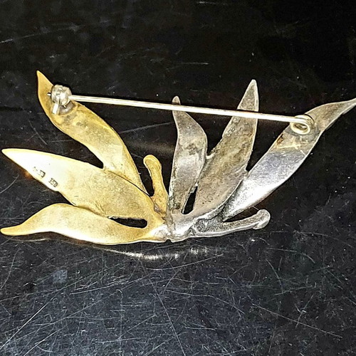 Vintage pin half silver half gold like new