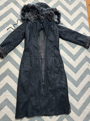 Si-Ne Kusk Collection Italy leather trench coat like new, black