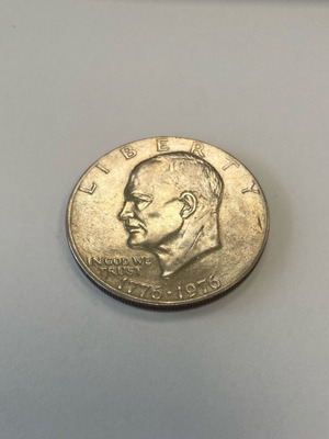 Eisenhower Liberty Bell Moon One Dollar Coin 1776-1976 like new