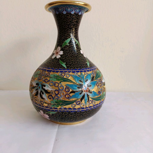 Cloisonne vase like new