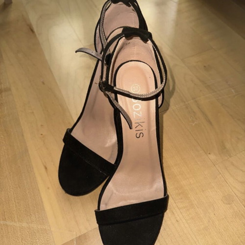 Bozikis black heels with ankle strap size 37 like new