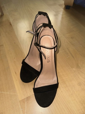 Bozikis black heels with ankle strap size 37 like new