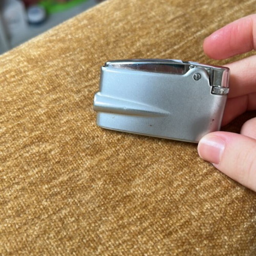 Ronson lighter like new, needs service