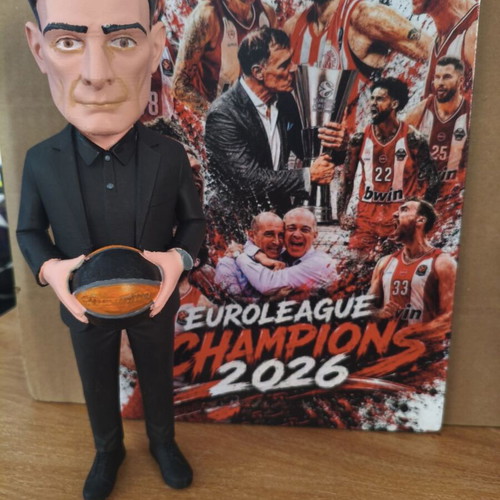 Giorgos Bartzokas 3D printed figure with Euroleague trophy gift