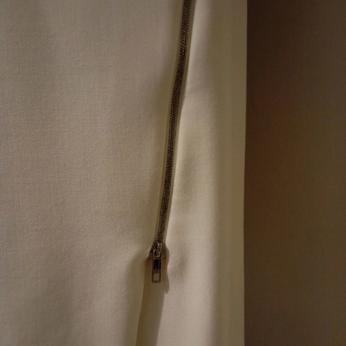 Hugo Boss slim fit women's skirt like new, cream, size 38/40