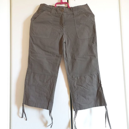 Capri summer bermuda pants green, like new, sizes S/M