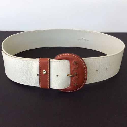 Etienne Aigner white wide belt like new, size 80