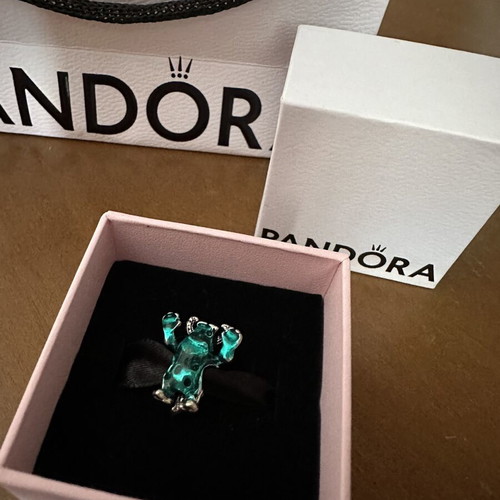 Pandora charm like new, multicolor