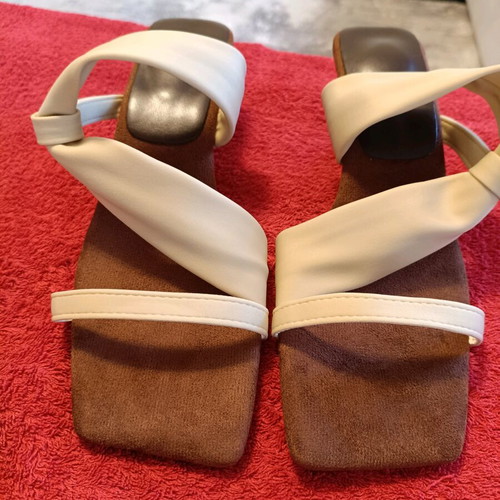Women's sandals new in beige and brown shades