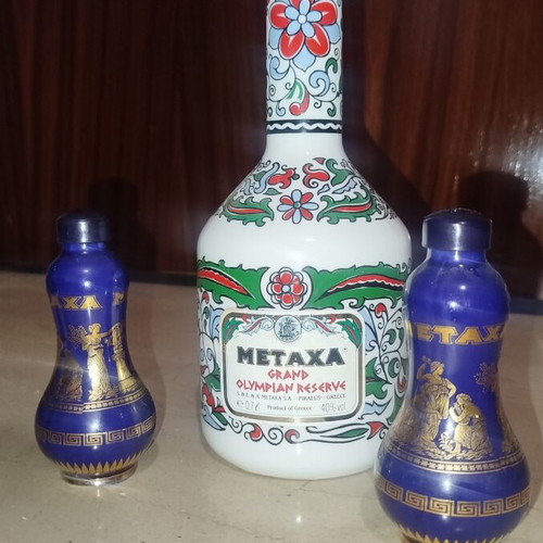 Metaxa 100th Anniversary Set porcelain and 18K gold like new