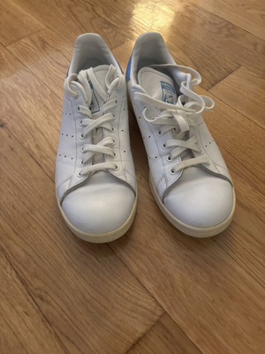 Adidas Stan Smith sneakers used, size 44, white with blue heel