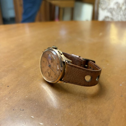 Chronographe Suisse vintage chronograph 18K gold used
