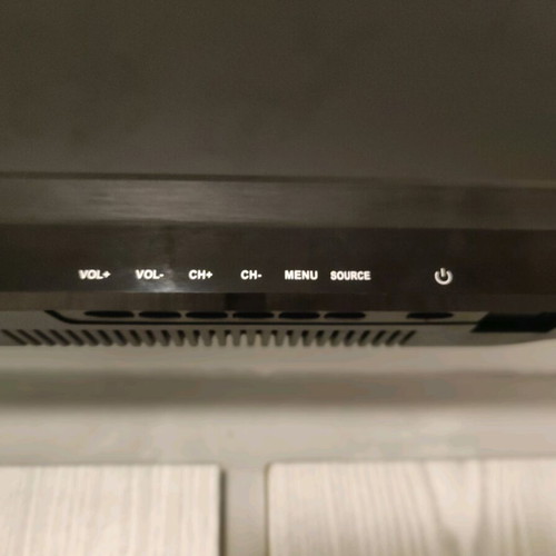 CROWN 32" Full HD TV used for spare parts