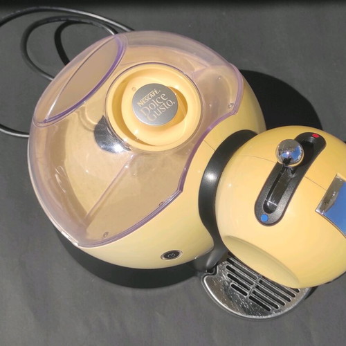Dolce Gusto coffee machine used with yellowing
