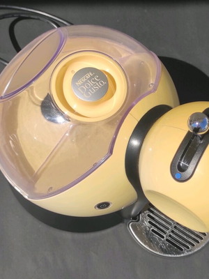 Dolce Gusto coffee machine used with yellowing