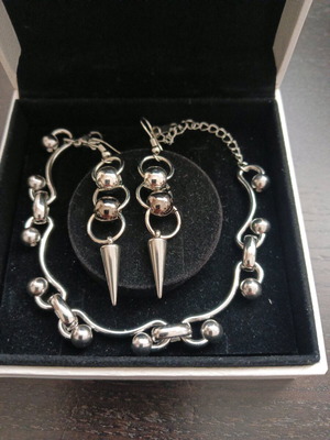 Stainless Steel Bracelet and Earrings Set like new, hypoallergenic silver