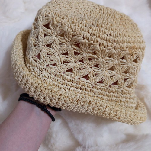 Straw hat like new, size S, beige