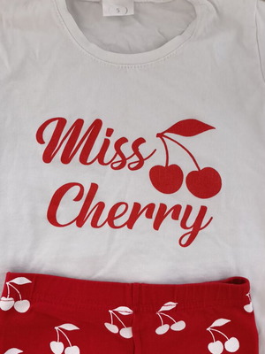 Abo girls' set like new, red, size 4-5 years