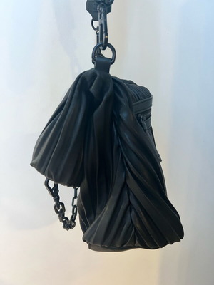 Karl Lagerfeld women's shoulder bag black like new with removable strap