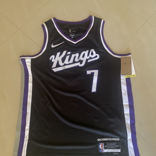 Sasha Vezenkov Sacramento Kings Jersey new, size large