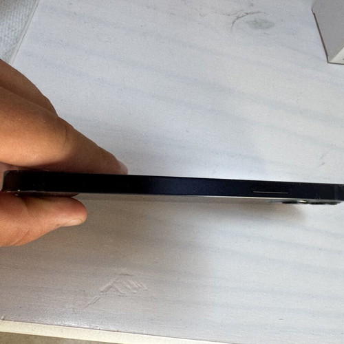 iPhone 12 black 64GB like new with screen issue