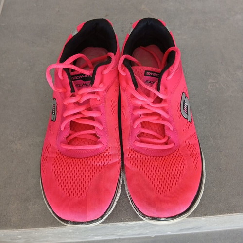 Skechers athletic shoes used, size 40, red