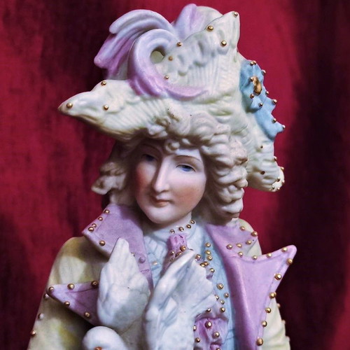 Marquis and Marquise 18th century like new, porcelain with bronze base