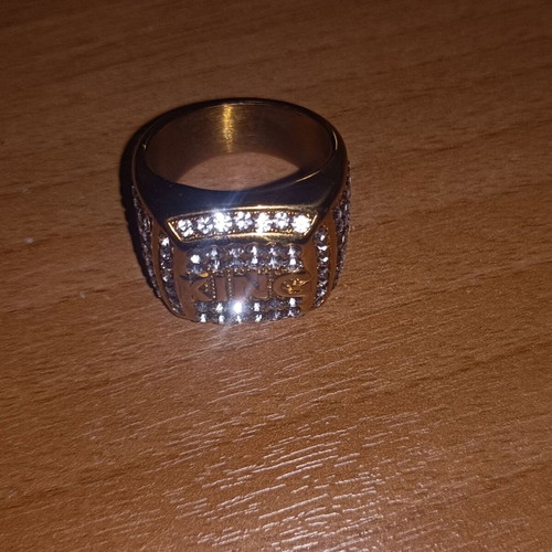 King ring new, gold color with diamonds