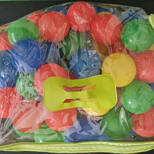 Colored balls like new with storage bags