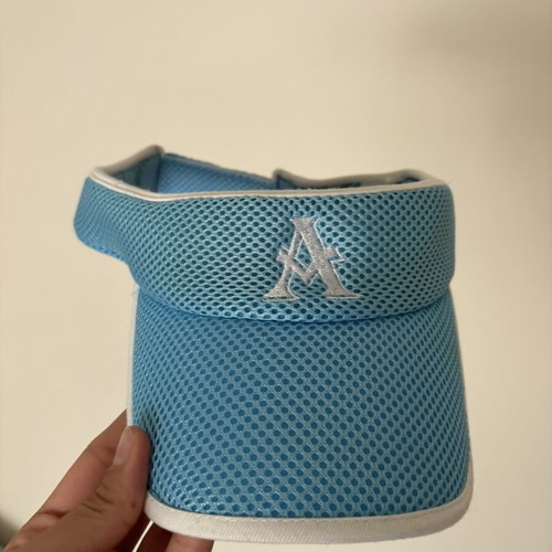 Blue tennis visor with letter A, size 58 cm