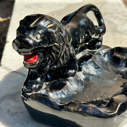 Ceramic vintage lion ashtray used, Made in Japan