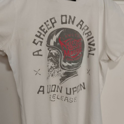 Campus men's T-shirt size Large like new with print