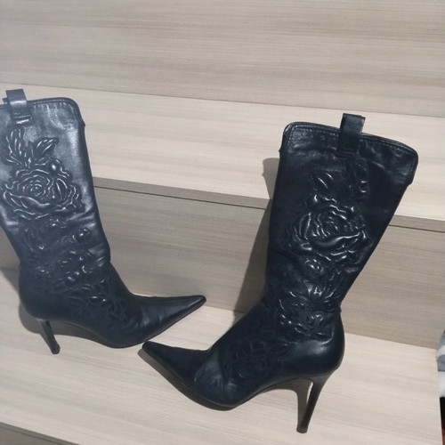 Roberto Cavalli boots with embroidered rose, black, used, size 39