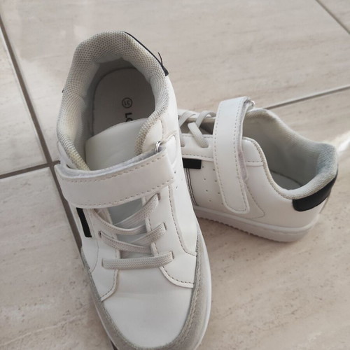 Boys' sneakers size 31 like new, black and white