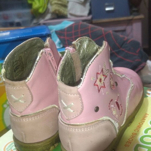 Crocodillino leather boots size 24 like new, pink with gold