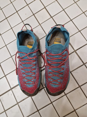 La Sportiva Approach Hiking Shoes Women Size 40 Like New Blue Pink