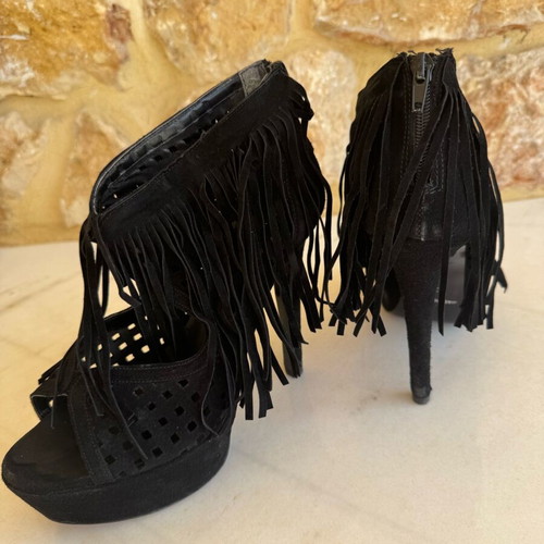 Black Castor Heeled Sandals like new, size 39, platform
