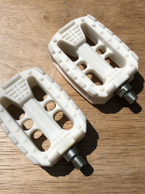 S. I. WRZESNIA BMX pedals white new, 1/2 axle size